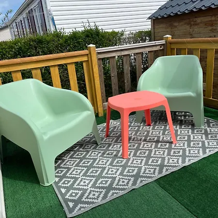 Mobile-home 4 Etoiles Bord De *